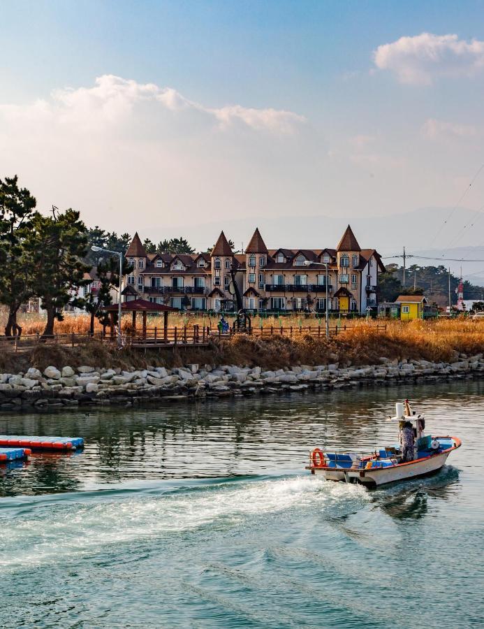 Santa Beach Pension Villa Gangneung Exterior photo