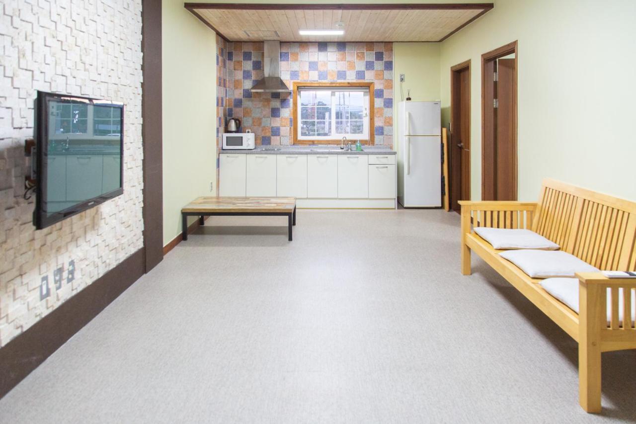 Santa Beach Pension Gangneung Exterior photo