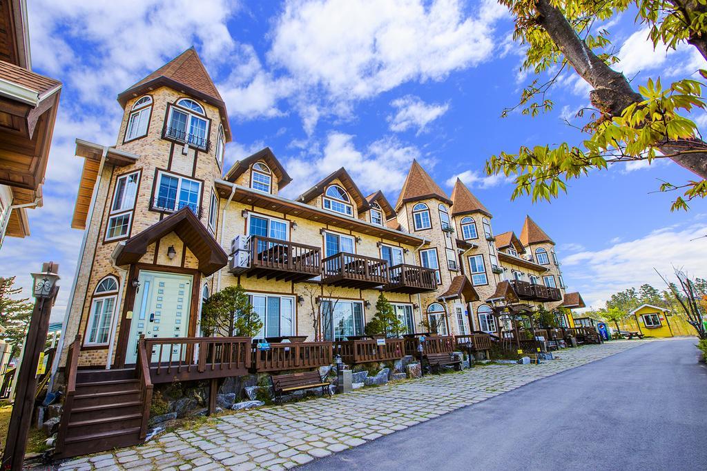 Santa Beach Pension Villa Gangneung Exterior photo